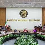 Taddei renuncia al INE en medio de una crisis de confianza