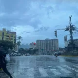 Lluvias colapsan vías de Caracas y crece el Guaire