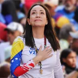 Machado anuncia su regreso a Venezuela en plena transición