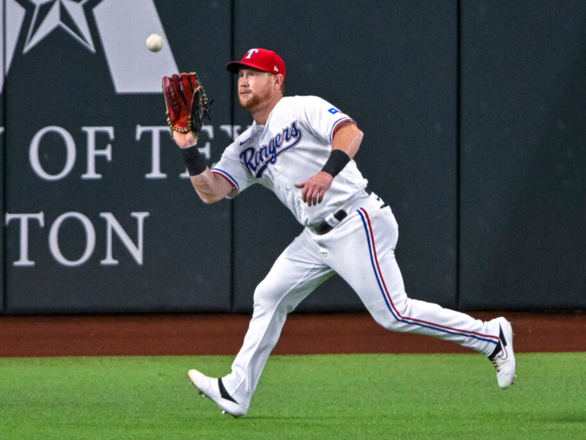 Yankees acuerdan con Kole Calhoun