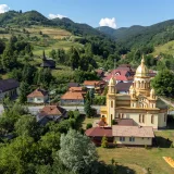 File:Biserica „Sf. Trei Ierarhi” - Bucea.jpg