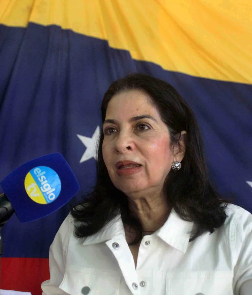 Oposición homenajeó a voluntarios de la Primaria en Aragua
