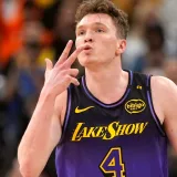Dalton Knecht llega a los Knicks con un contrato dual
