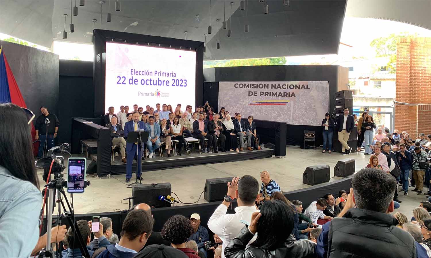 Cabello asegura que comisión entregó organización de la primaria a Súmate