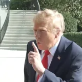 Trump arremete contra una periodista de NBC en la Casa Blanca