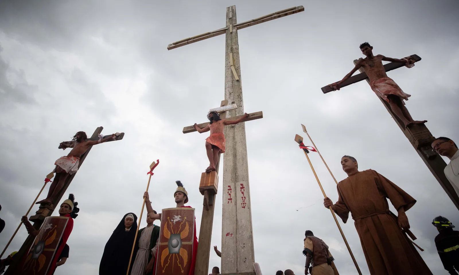 Más de 700 caraqueños acompañaron el Vía Crucis en Petare