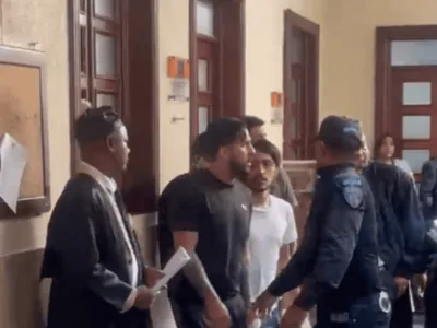 Juez aplaza hasta el viernes la audiencia de cuatro colombianos