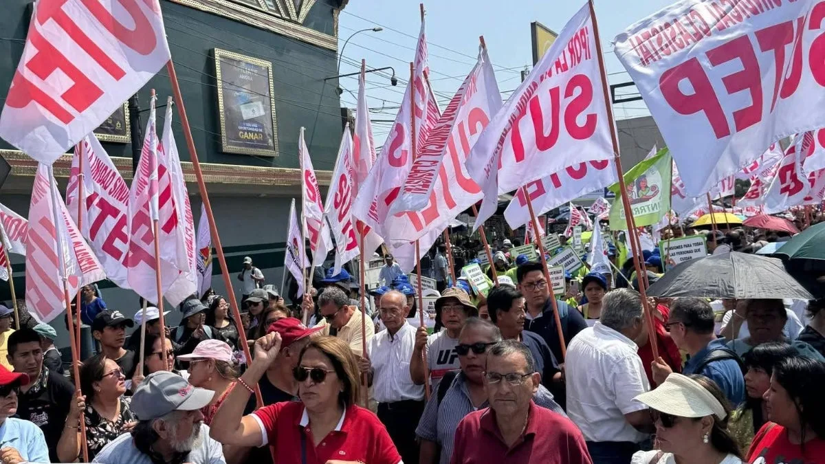 Sutep advierte que podría convocar una huelga indefinida en Perú
