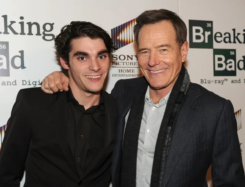 Cranston lamenta la muerte de RJ Mitte a los 34 años