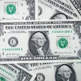 Dólar barato presiona a exportadores colombianos y gremio pide bajar costos