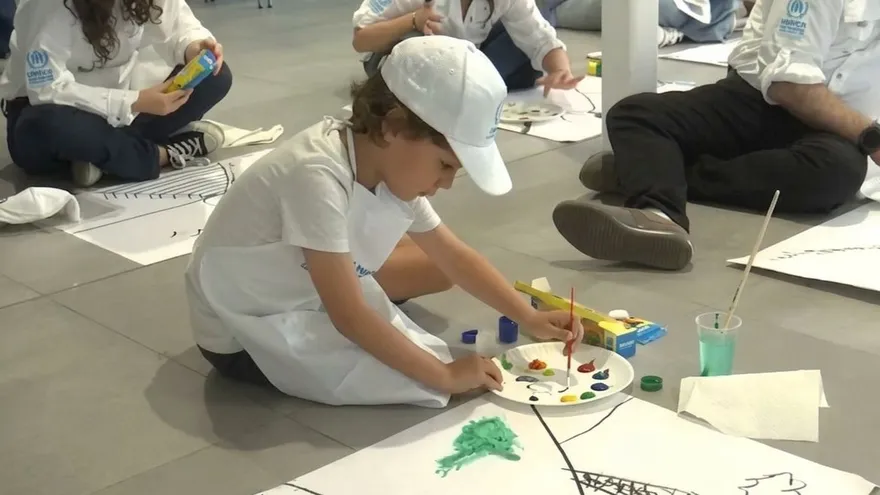 Arte y pintura acercan a niños refugiados y panameños