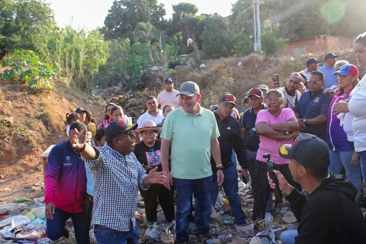 Maracaibo limpia 150 kilómetros de cañadas ante temporada de lluvias