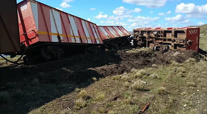 Investigan posible sabotaje tras descarrilamiento en Santa Cruz