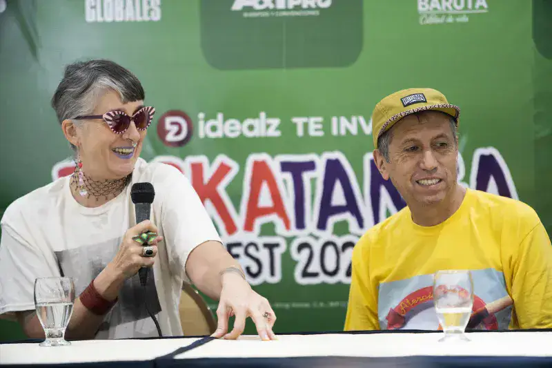 Aterciopelados celebra en Caracas los 30 años de La pipa de la paz