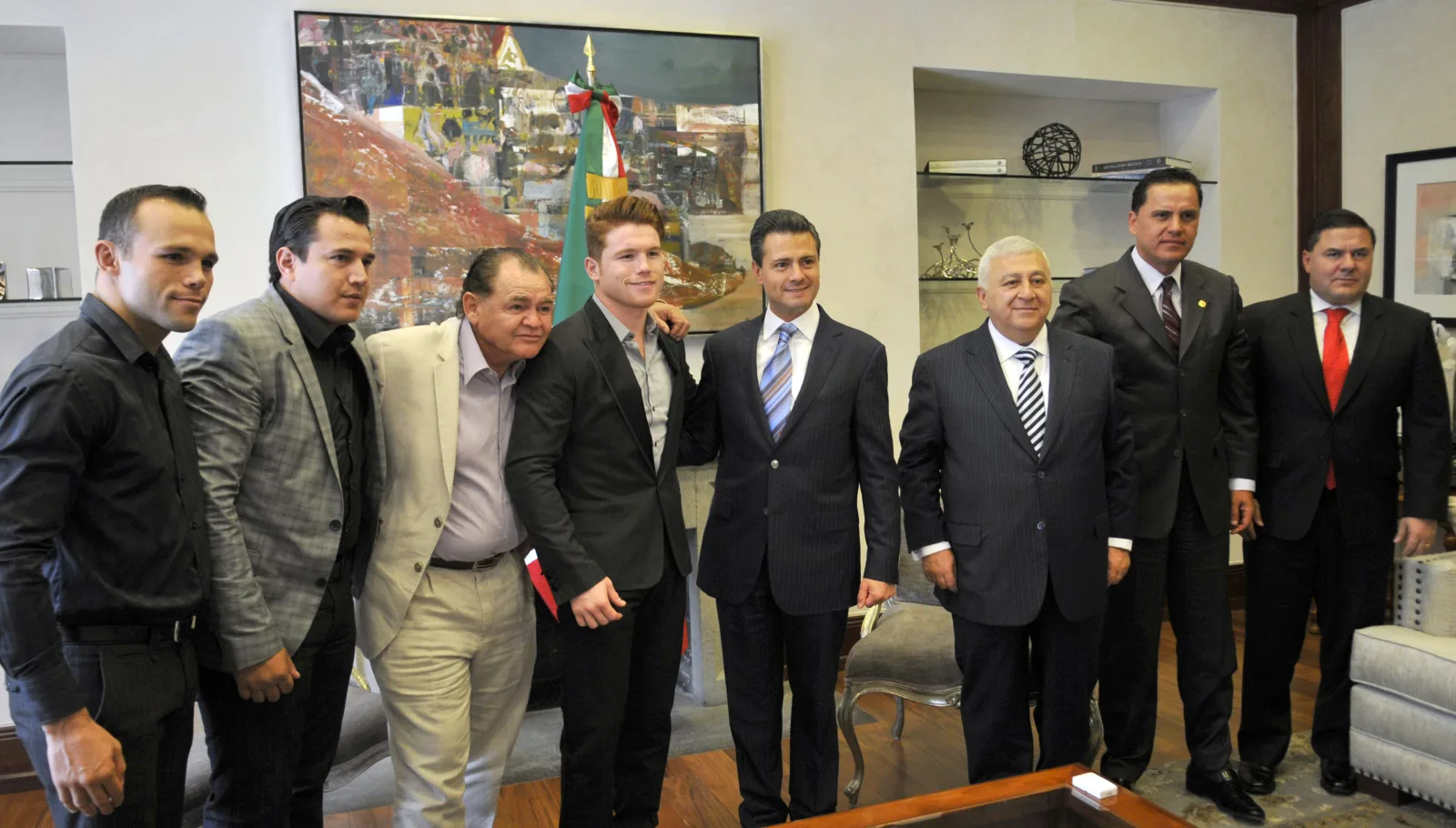 Visita del boxeador Saúl “Canelo” Álvarez a la Residencia Oficial de Los Pinos 8693900741
