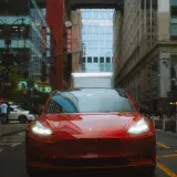YPF y Tesla firman acuerdo para desarrollar red de carga eléctrica en Argentina