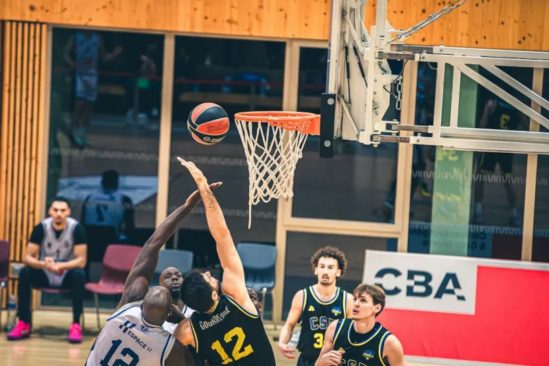 Gobert aconseja a LaMelo Ball para afinar la ofensiva