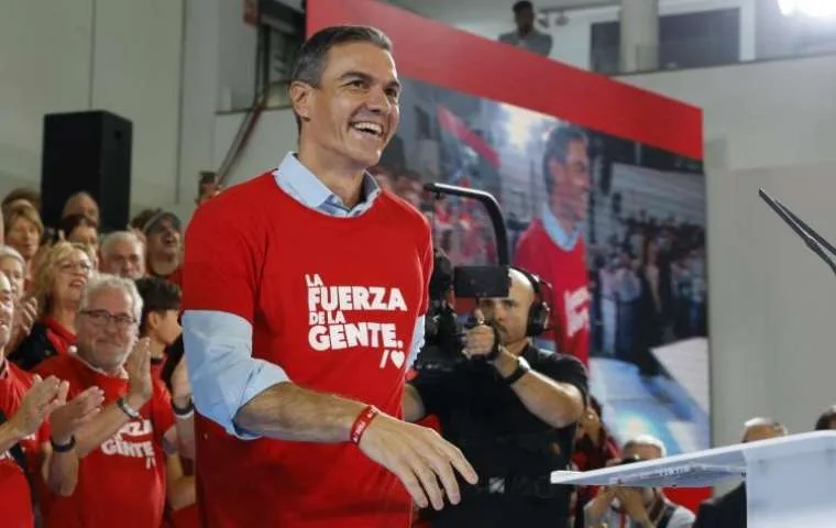 Baile de Pedro Sánchez y Begoña Gómez genera críticas en España