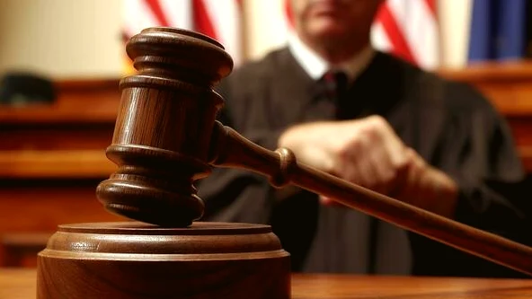Trasladan 91 presos y hallan objetos prohibidos en Girón