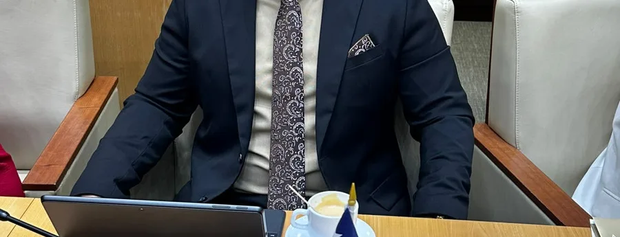 Pieters exige debate libre y rol legislativo sobre HOFA