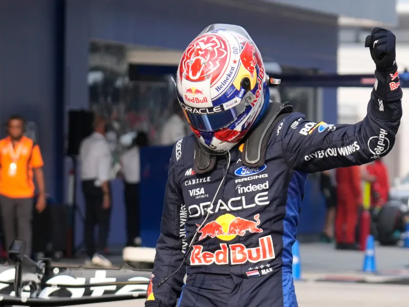 Verstappen tomó la posición de privilegio en Sepang