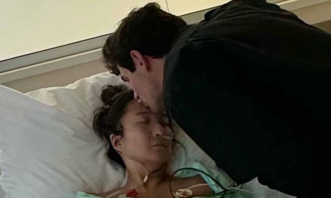 Hospitalizan a actriz de Emily in Paris por un shock séptico