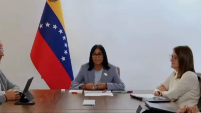 Suspenden máquinas fiscales y preparan reforma tributaria