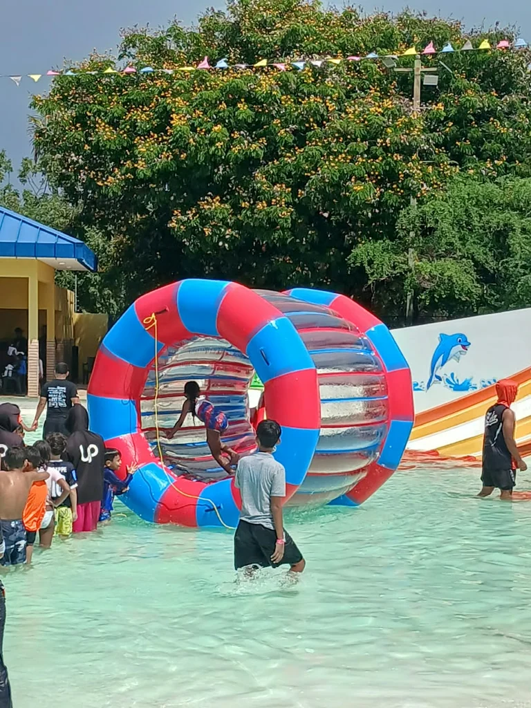 Marabinos aprovecharon el feriado en playas y piscinas