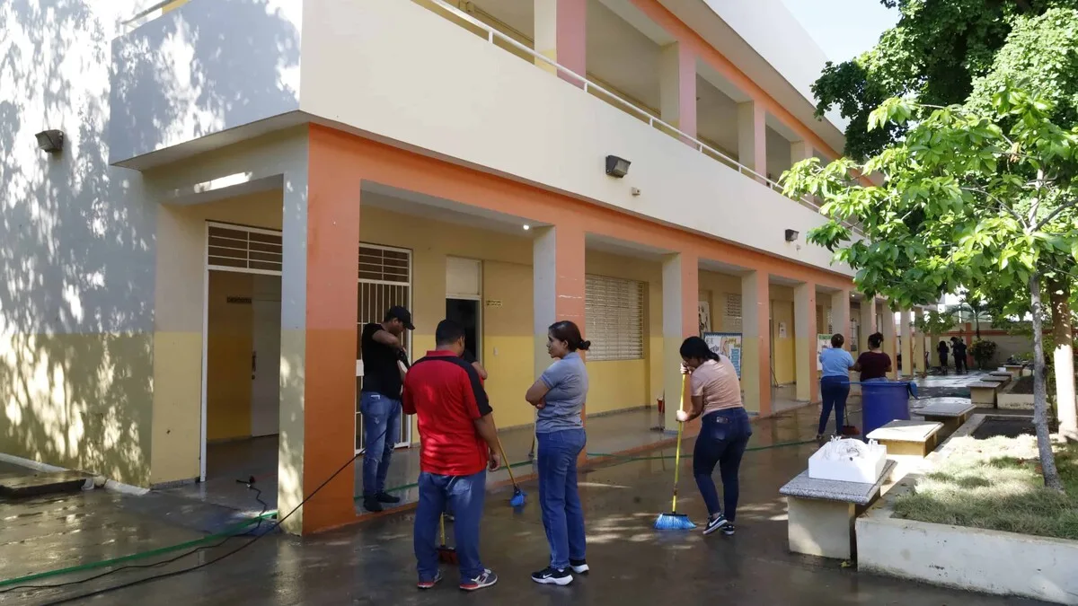 Inundaciones en Santiago obligan a suspender clases en centros