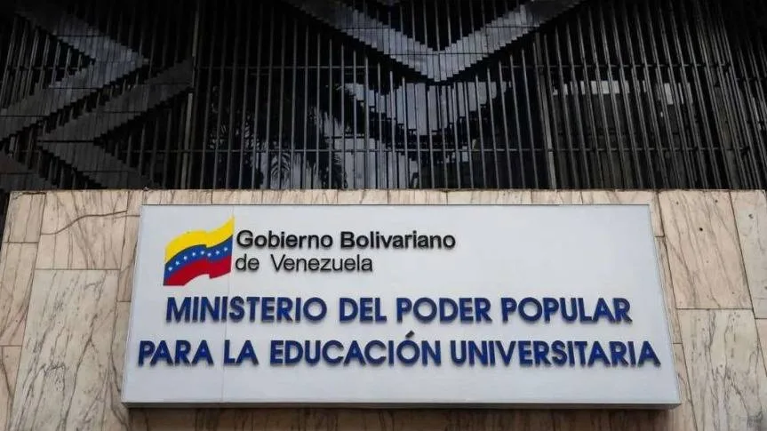 Becas universitarias: habilitan cambios en las postulaciones
