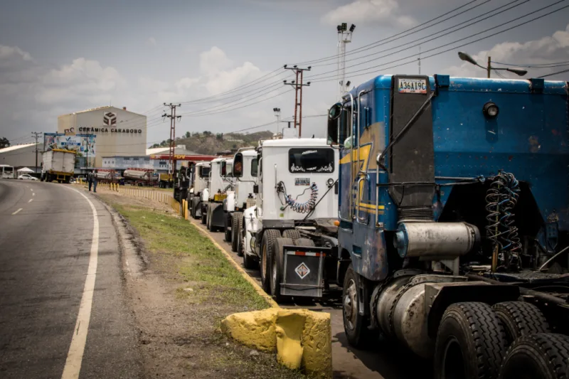 Transportistas pierden hasta hora y media en peajes