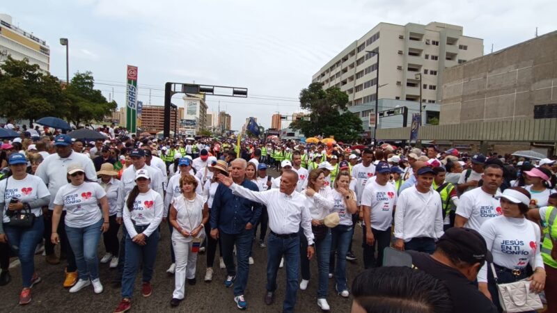 Rosales en Caminata de Jesús de la Misericordia: “Encomiendo al Zulia y a Venezuela para lograr el camino de la paz y prosperidad”