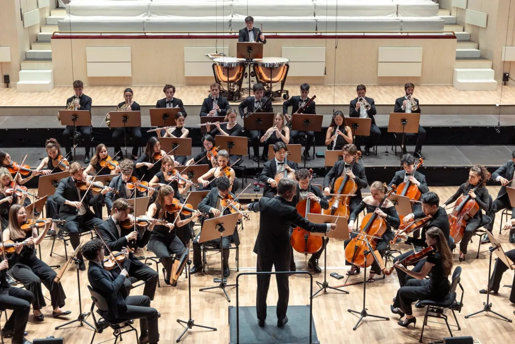 Telefónica lleva IA a una orquesta para medir emociones