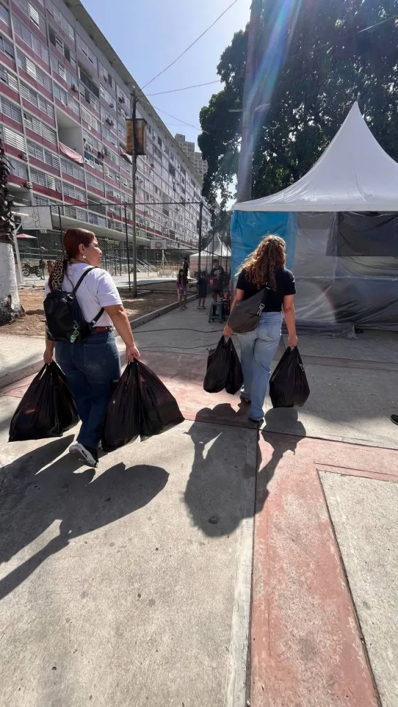 Red de apoyo sigue a embarazadas tras los sismos en Caracas