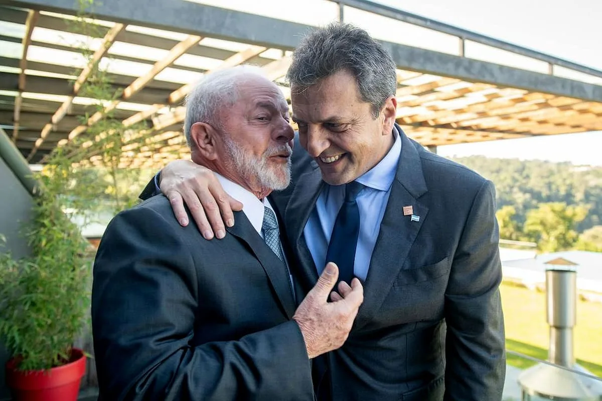 Massa se alineó con Lula antes del balotaje en Brasil