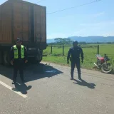 Dos muertos en choque de moto y gandola en Falcón
