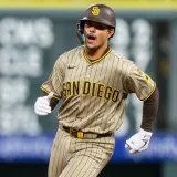 Ethan Salas rompe récord como el receptor más joven en playoffs de MLB