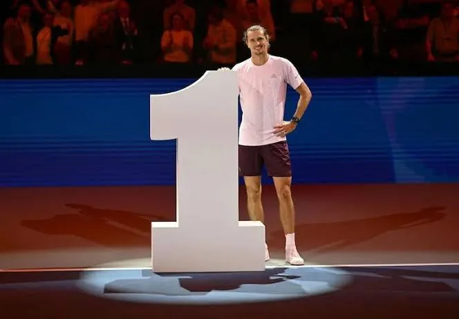 Zverev asegura el número uno tras vencer a Griekspoor