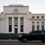Qué suele pasar con bolsas, bonos y dólar cuando sube la Fed
