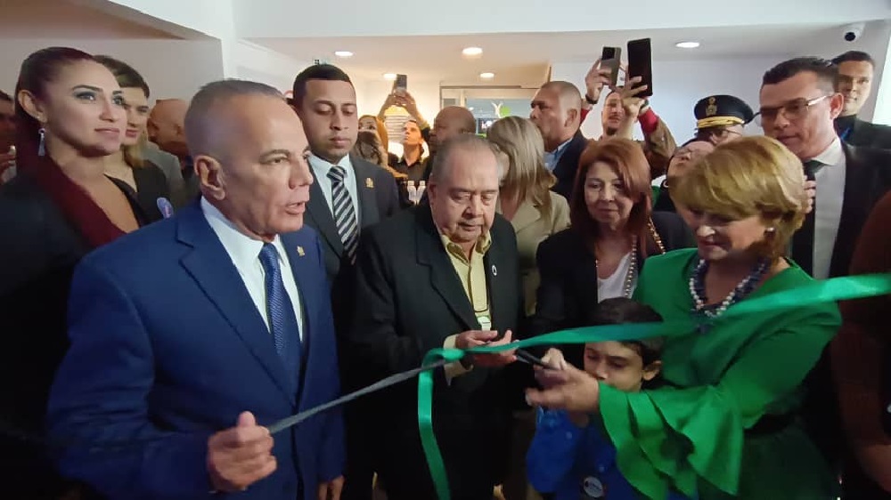 Rosales insiste en cese de sanciones y liberación de fondos en el exterior