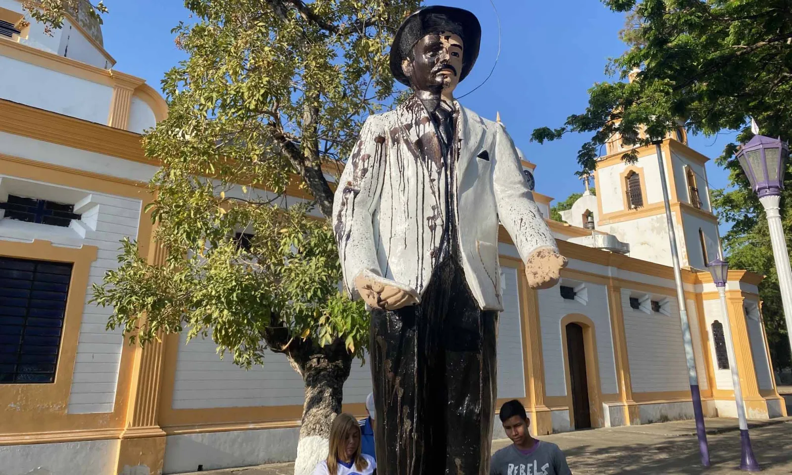 Llenan de aceite una estatua de José Gregorio Hernández en Guárico