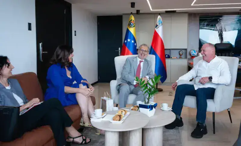 Maracaibo entrega las llaves de la ciudad al embajador de Italia