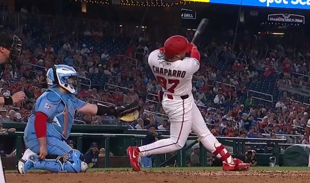 Chaparro alcanza cinco jonrones y fija su mejor marca en MLB