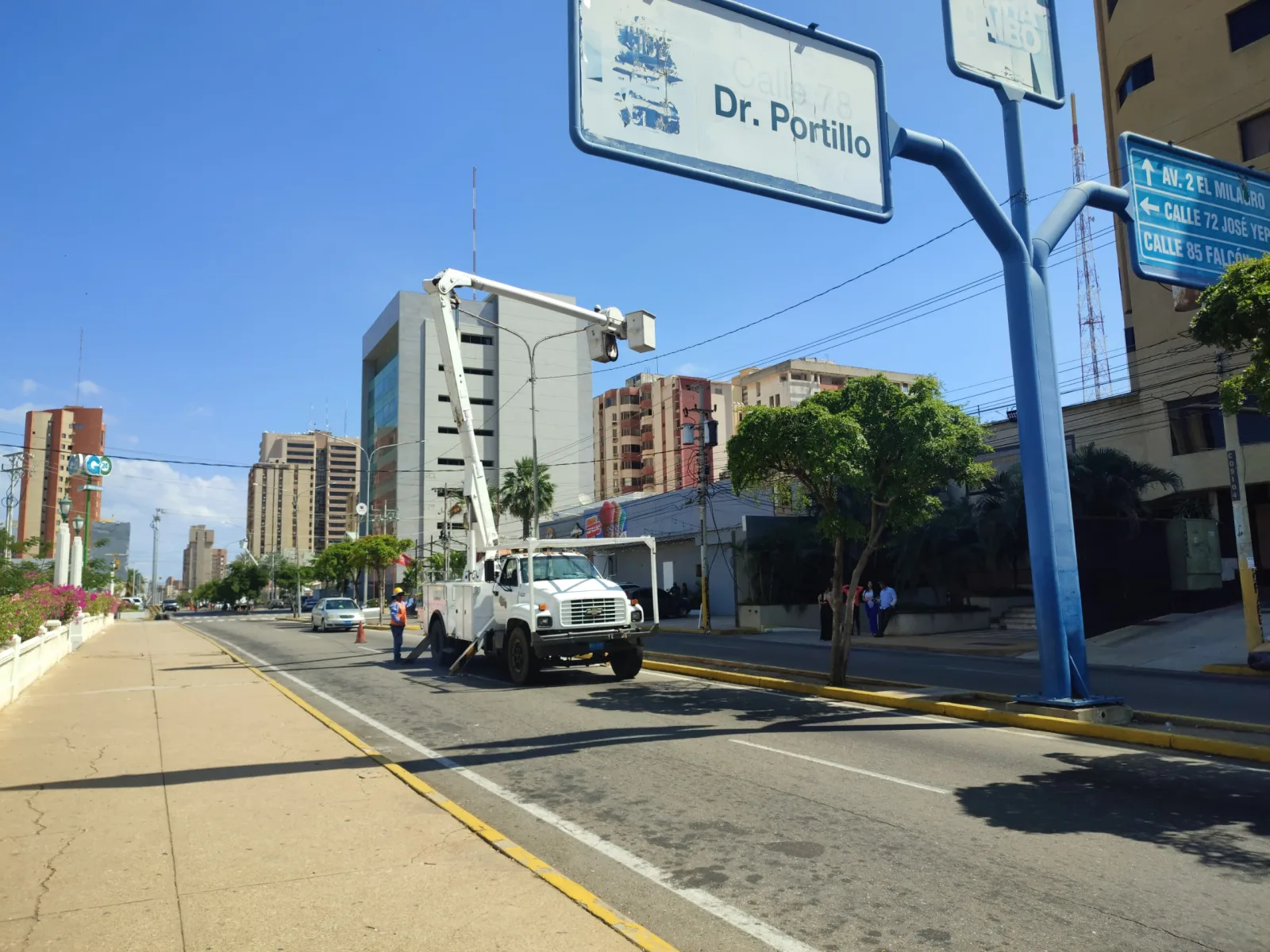 Aplican plan integral de iluminación de vías expresas en el Zulia