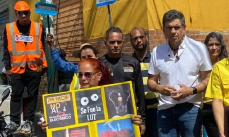 Ocariz plantea cerrar Corpoelec y volver a operadoras regionales