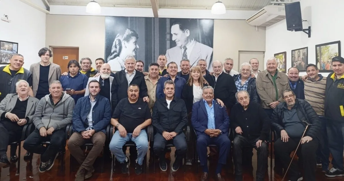 Massa reaparece con gremios y aviva el tablero peronista