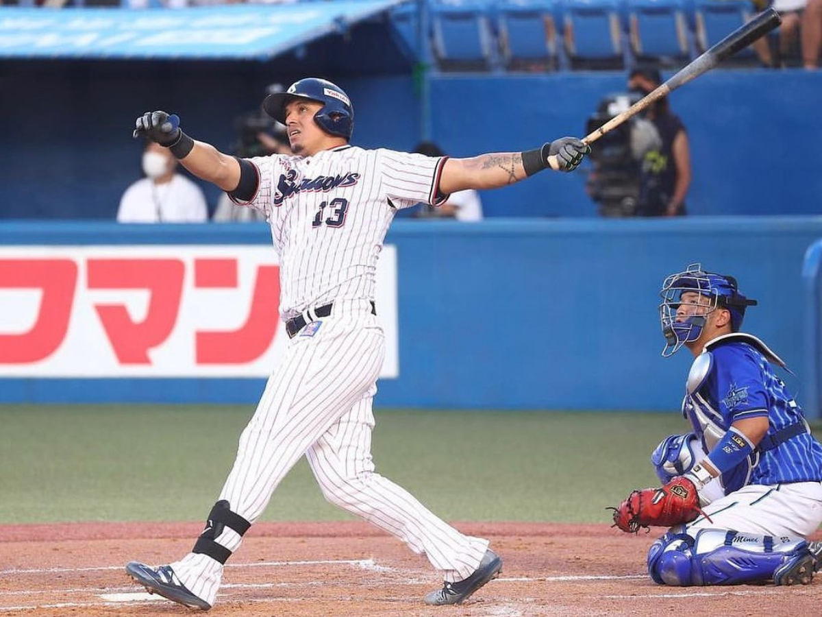 José Osuna pegó par de jonrones en Japón