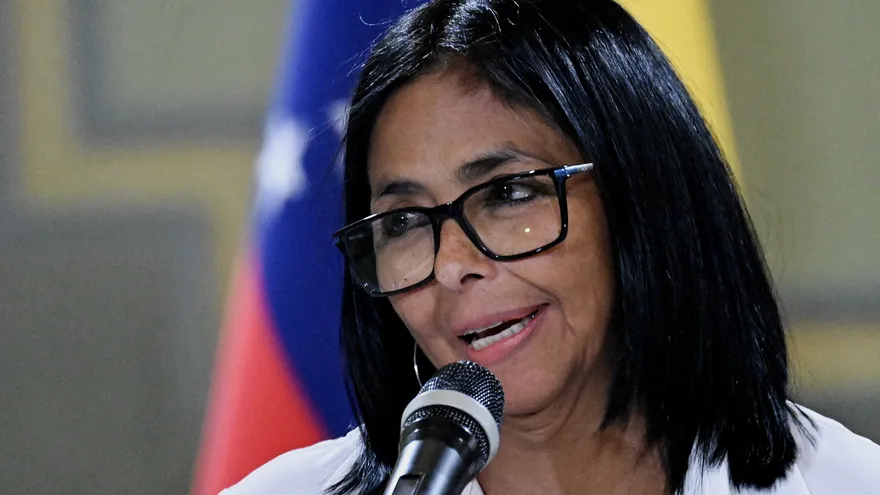 Delcy Rodríguez recibe a Dinorah Figuera en diálogo político