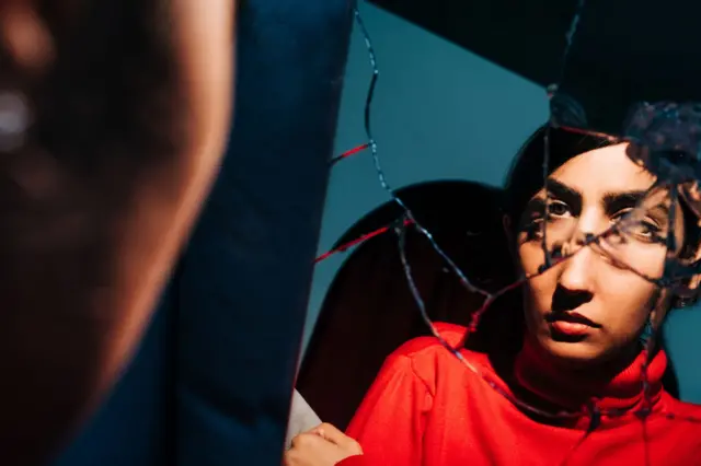 Hábitos que agravan la ansiedad social y cómo frenarlos