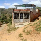 Vecinos de Quebrada Grande denuncian falta de agua y calles rotas